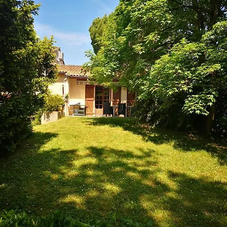 Chez Eliane Homestay *